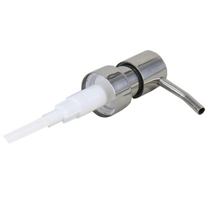 医院的门诊大楼三层静默的公共区域突然响起了一声惊呼